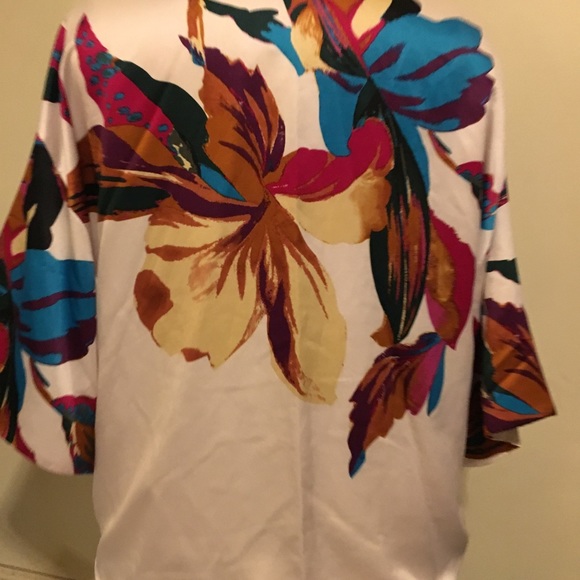 Floral design jacket - Picture 2 of 6